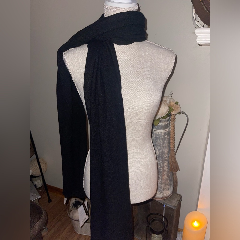 Lululemon cashmere scarf super soft and warm NWT🖤